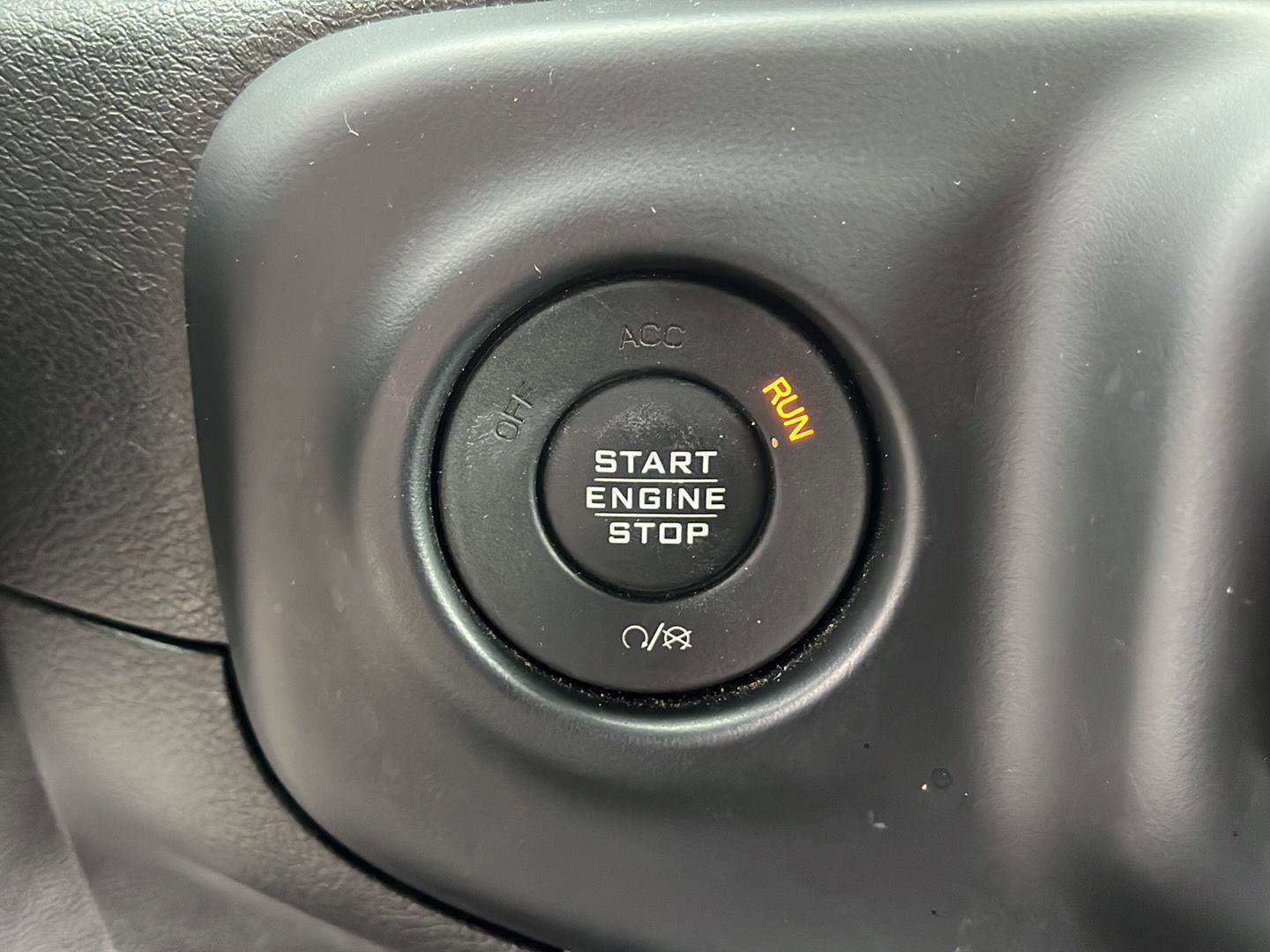 Used 2019 Jeep Wrangler Unlimited Sahara image 26