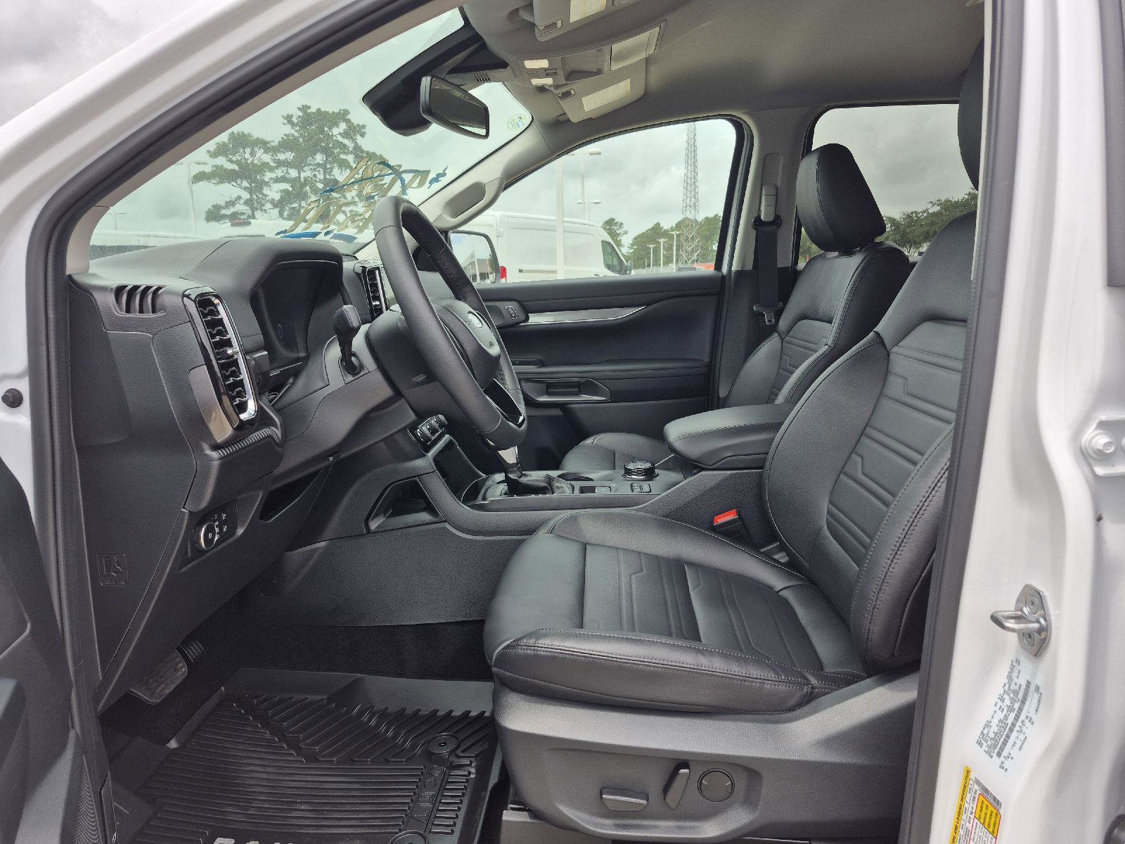 Certified 2025 Ford Ranger Lariat w/ FX4 Off-Road Package AWD/4WD image 4
