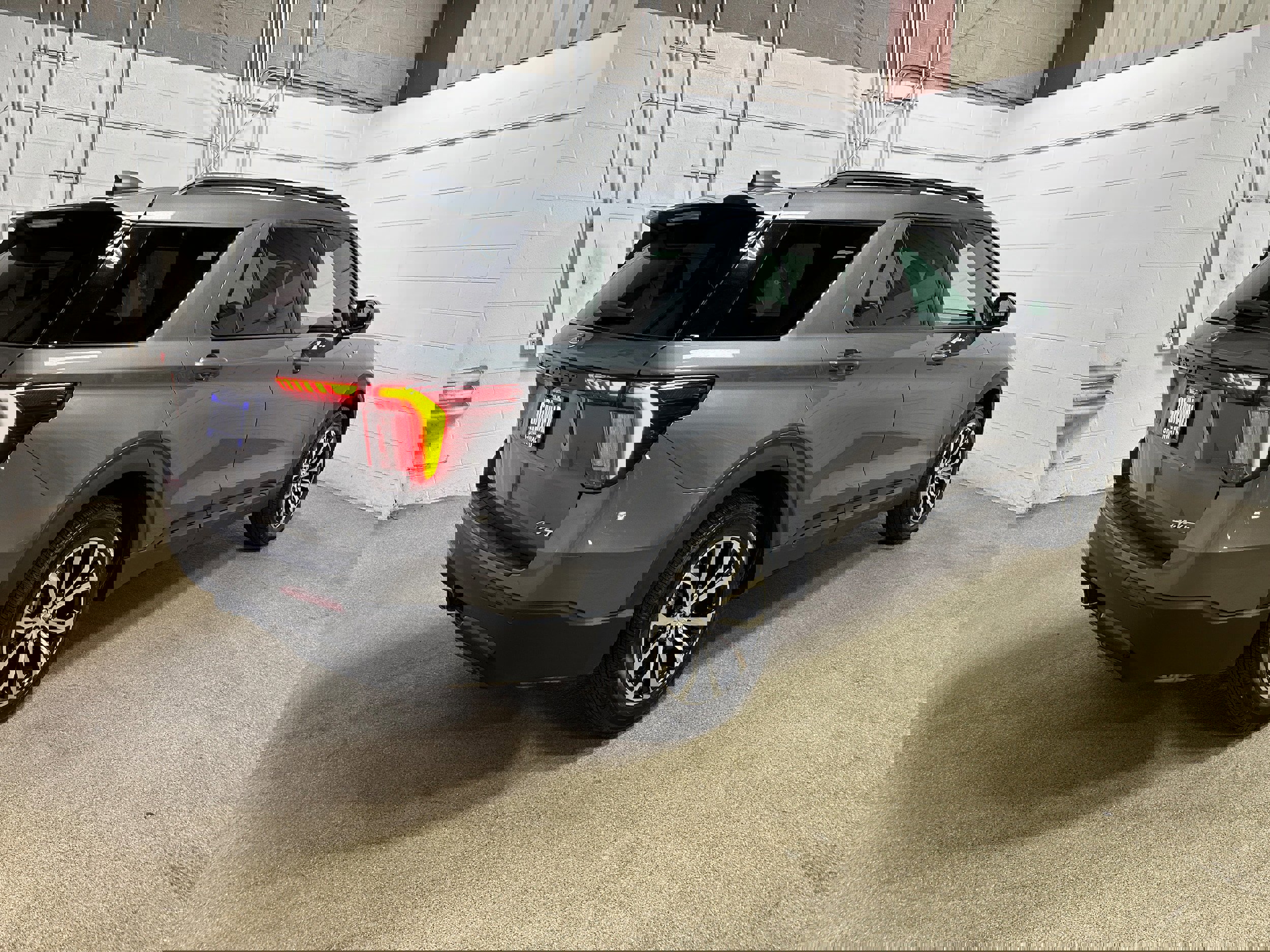 Certified 2025 Ford Explorer ST-Line image 3