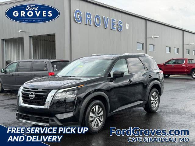 Used 2025 Nissan Pathfinder SL AWD/4WD image 1
