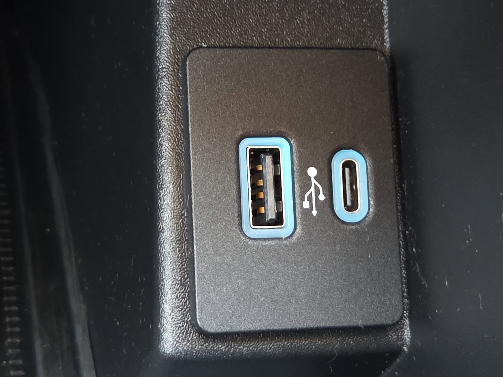 Certified 2022 Ford Edge SEL w/ Convenience Package image 17