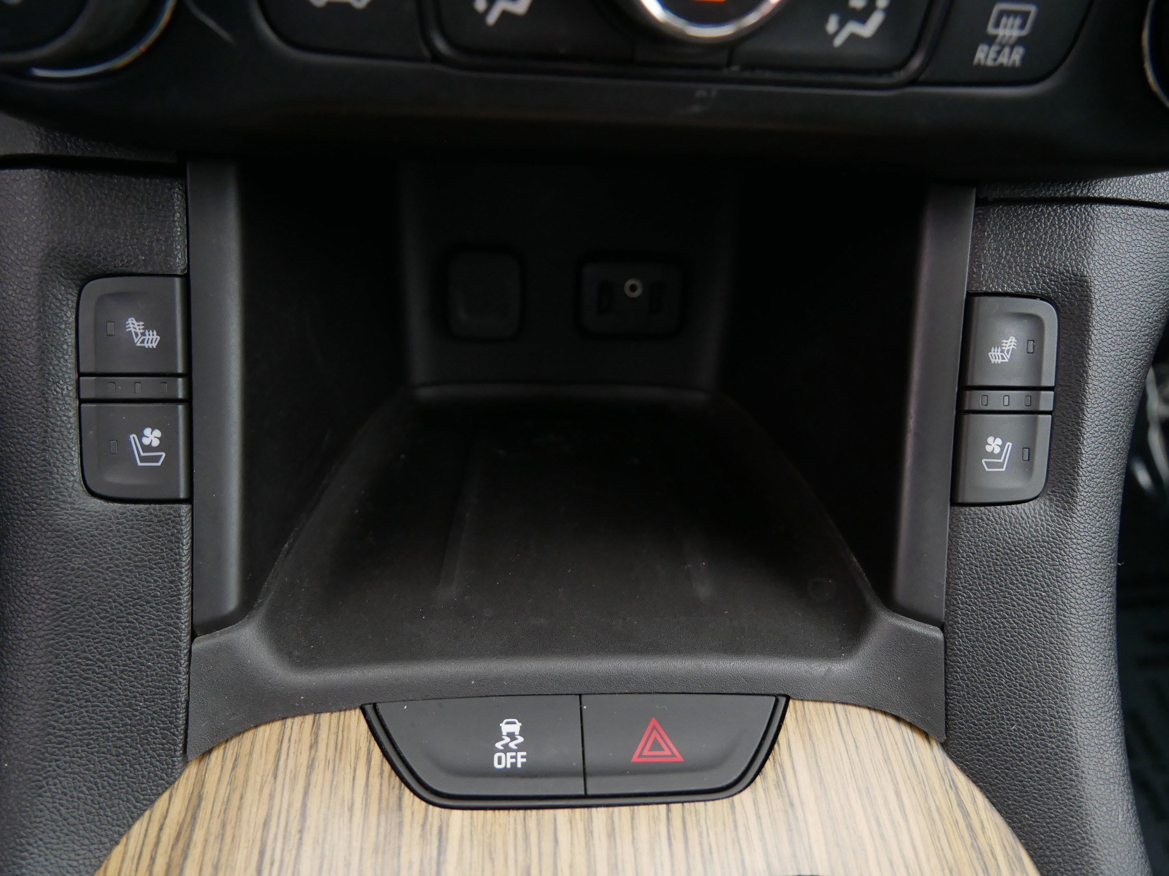 Used 2018 GMC Acadia Denali w/ Technology Package image 33