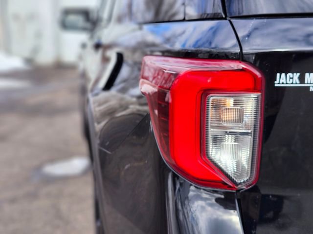 Certified 2022 Ford Explorer ST-Line w/ Class IV Trailer Tow Package image 9