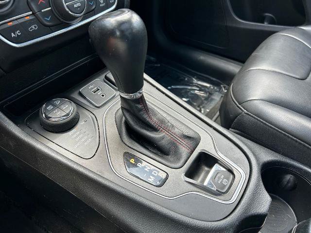 Used 2022 Jeep Cherokee Trailhawk w/ Sun, Sound & Nav Group AWD/4WD image 36