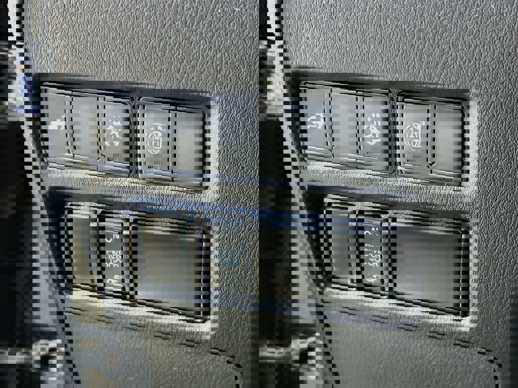 Used 2022 Nissan Armada Platinum image 27