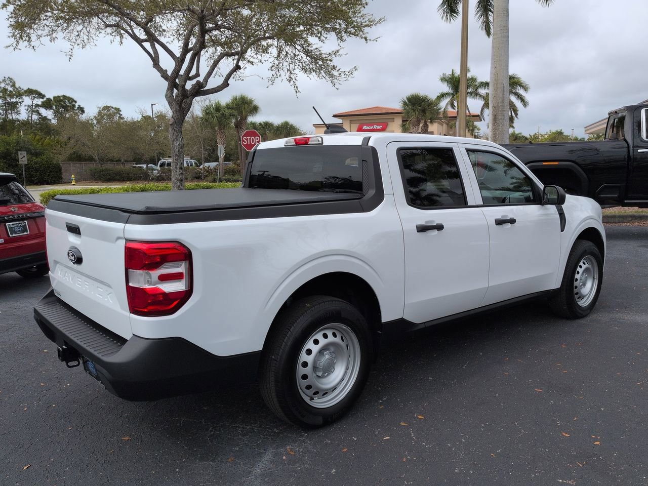 Certified 2025 Ford Maverick XL image 4