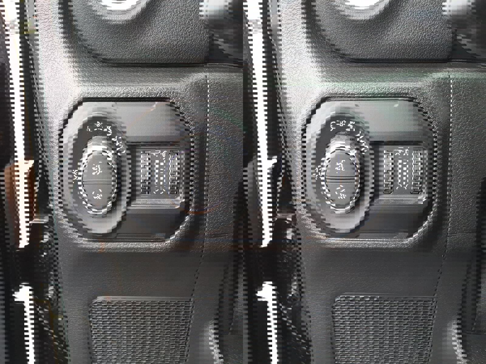 Used 2021 Jeep Gladiator Overland w/ Popular Equipment Package image 26