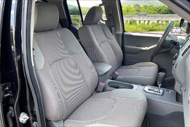 Used 2021 Nissan Frontier SV w/ Midnight Edition Floor Mats AWD/4WD image 7