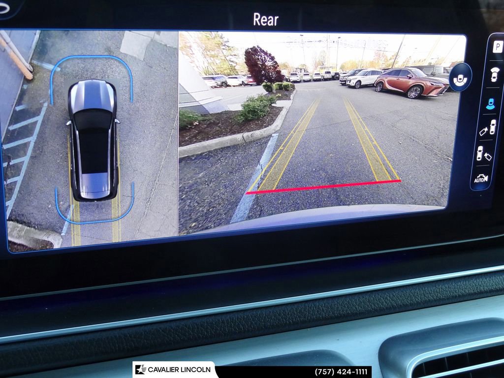 Used 2024 Mercedes-Benz GLS 450 4MATIC image 39