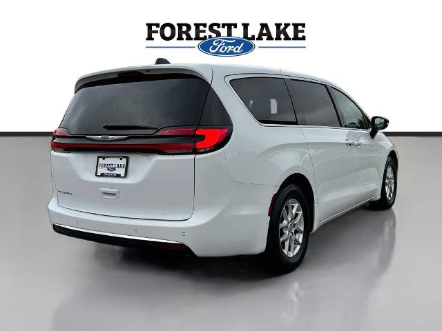 Used 2025 Chrysler Pacifica Select FWD image 7