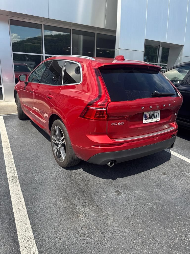 Used 2019 Volvo XC60 T5 Momentum w/ Multimedia Package AWD/4WD image 4