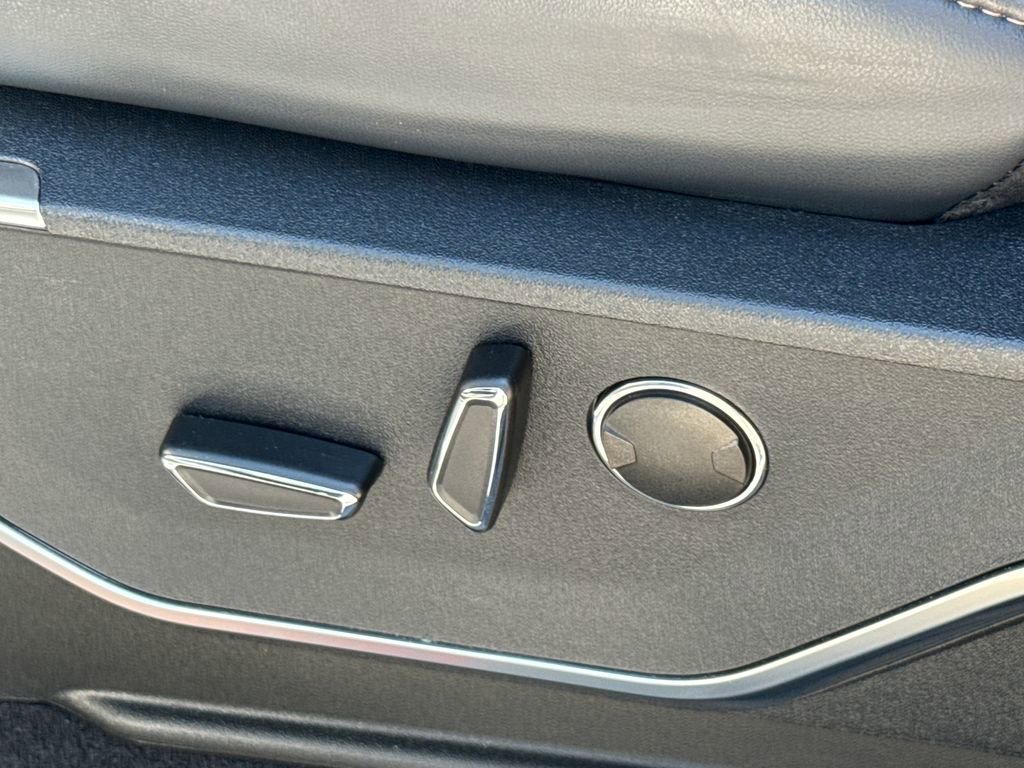 Certified 2023 Ford F150 Raptor w/ Raptor Carbon Fiber Package image 27