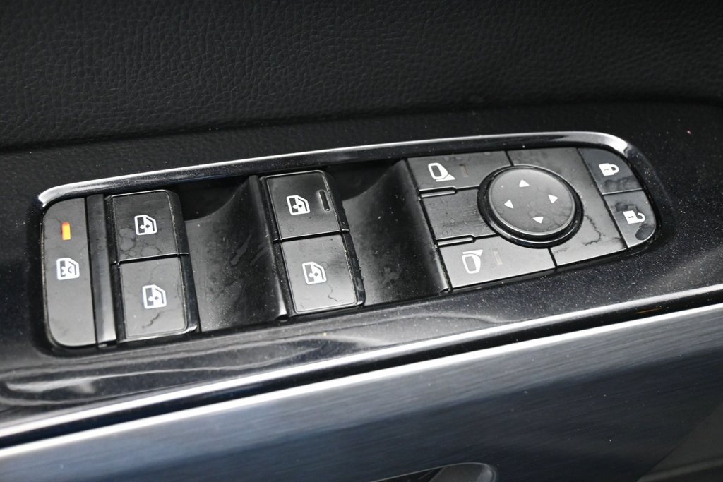 Used 2022 Nissan Pathfinder SL AWD/4WD image 14