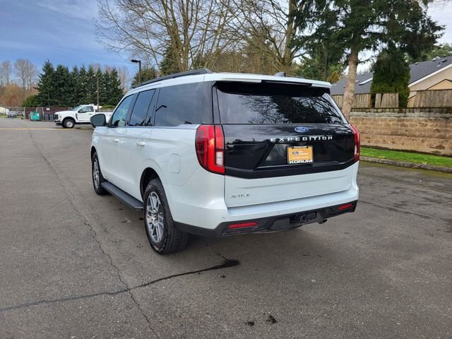 Certified 2025 Ford Expedition Active AWD/4WD image 3