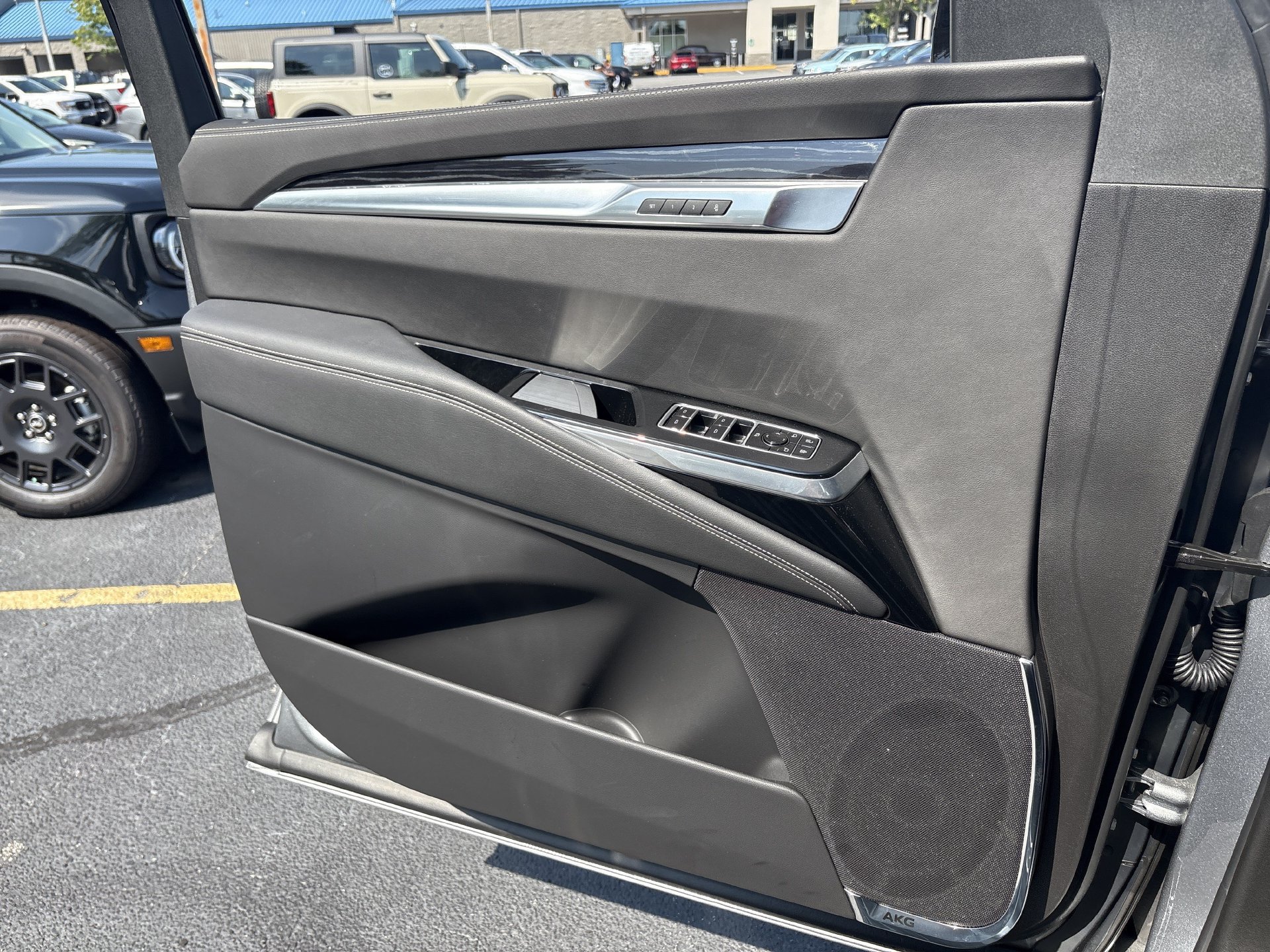 Used 2026 Cadillac Escalade Sport w/ LPO, ONYX Package AWD/4WD image 19