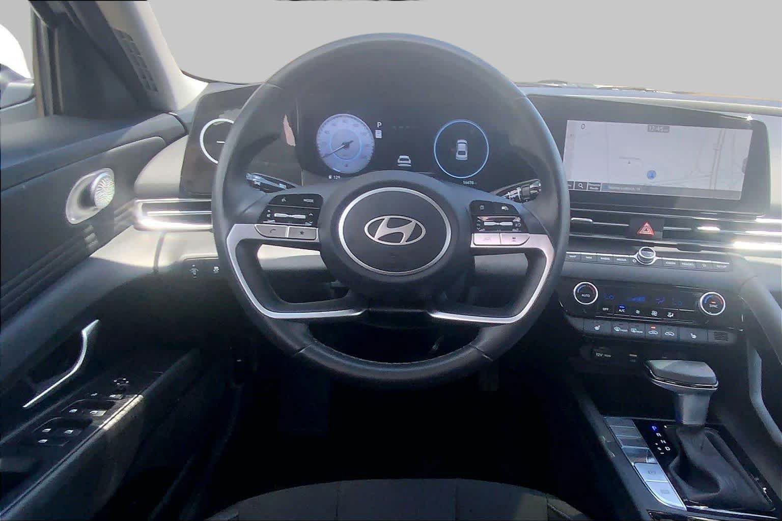 Used 2025 Hyundai Elantra SEL FWD image 6