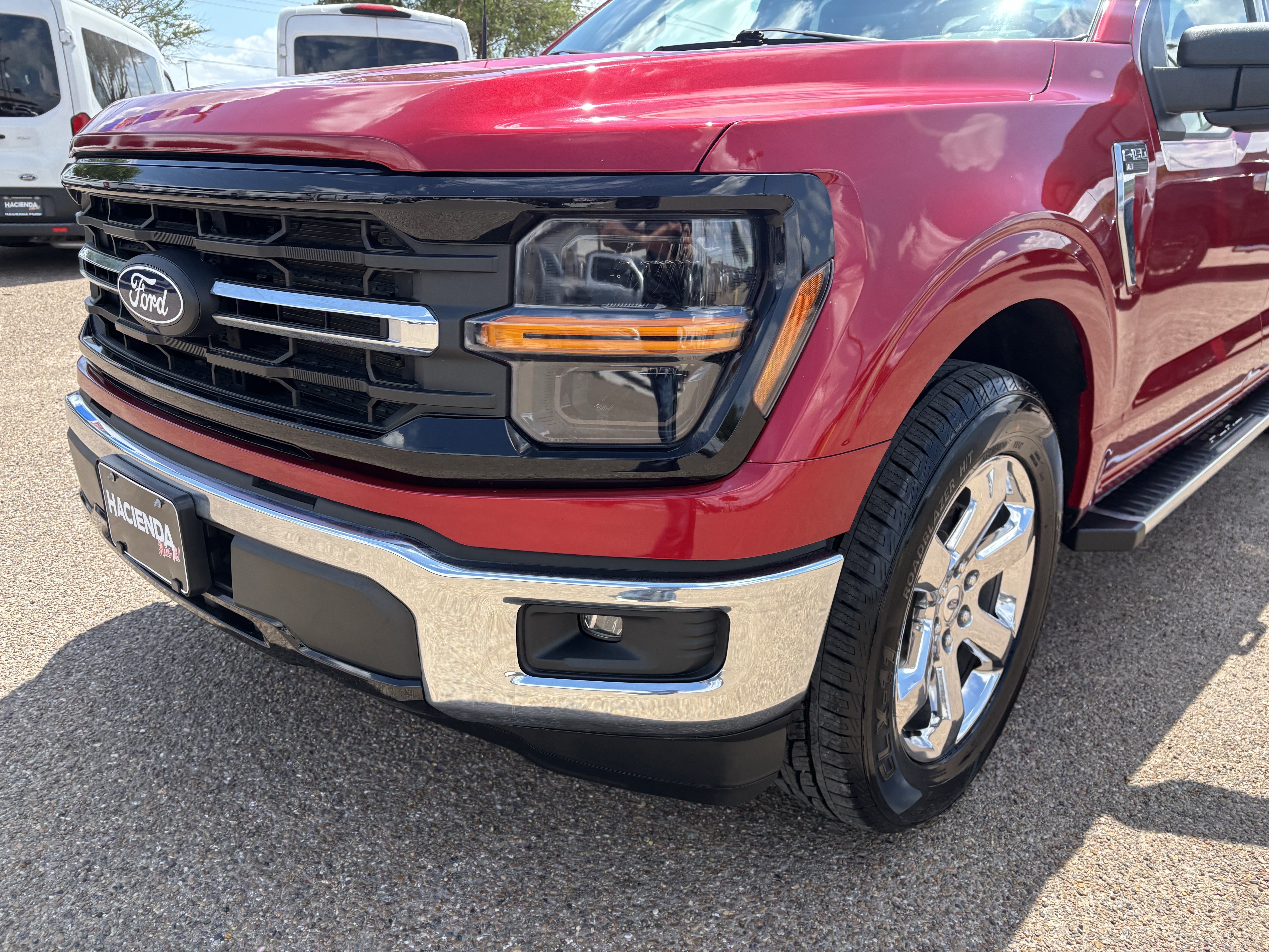 Certified 2024 Ford F150 XLT w/ Mobile Office Package RWD image 7