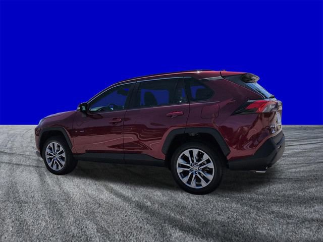Used 2022 Toyota RAV4 XLE Premium image 3