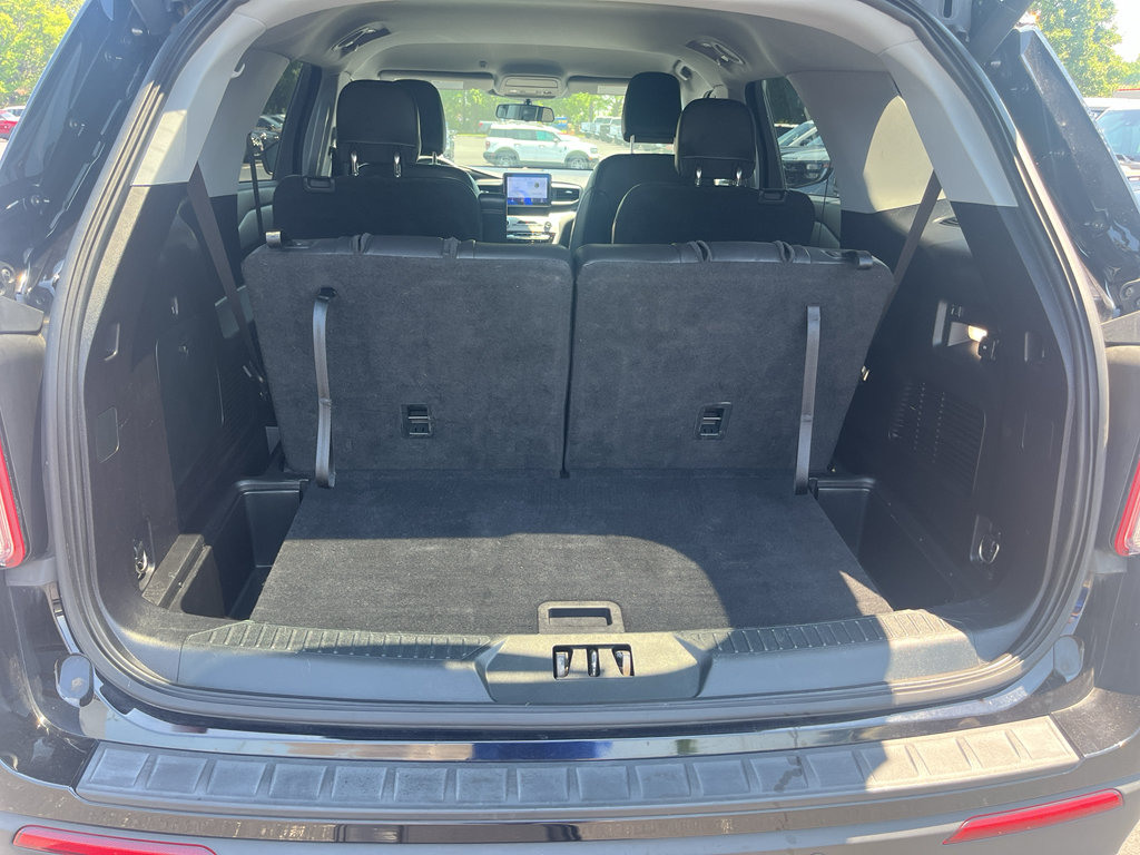 Certified 2021 Ford Explorer XLT w/ Equipment Group 202A AWD/4WD image 6