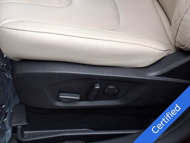 Certified 2023 Ford Edge Titanium AWD/4WD image 4