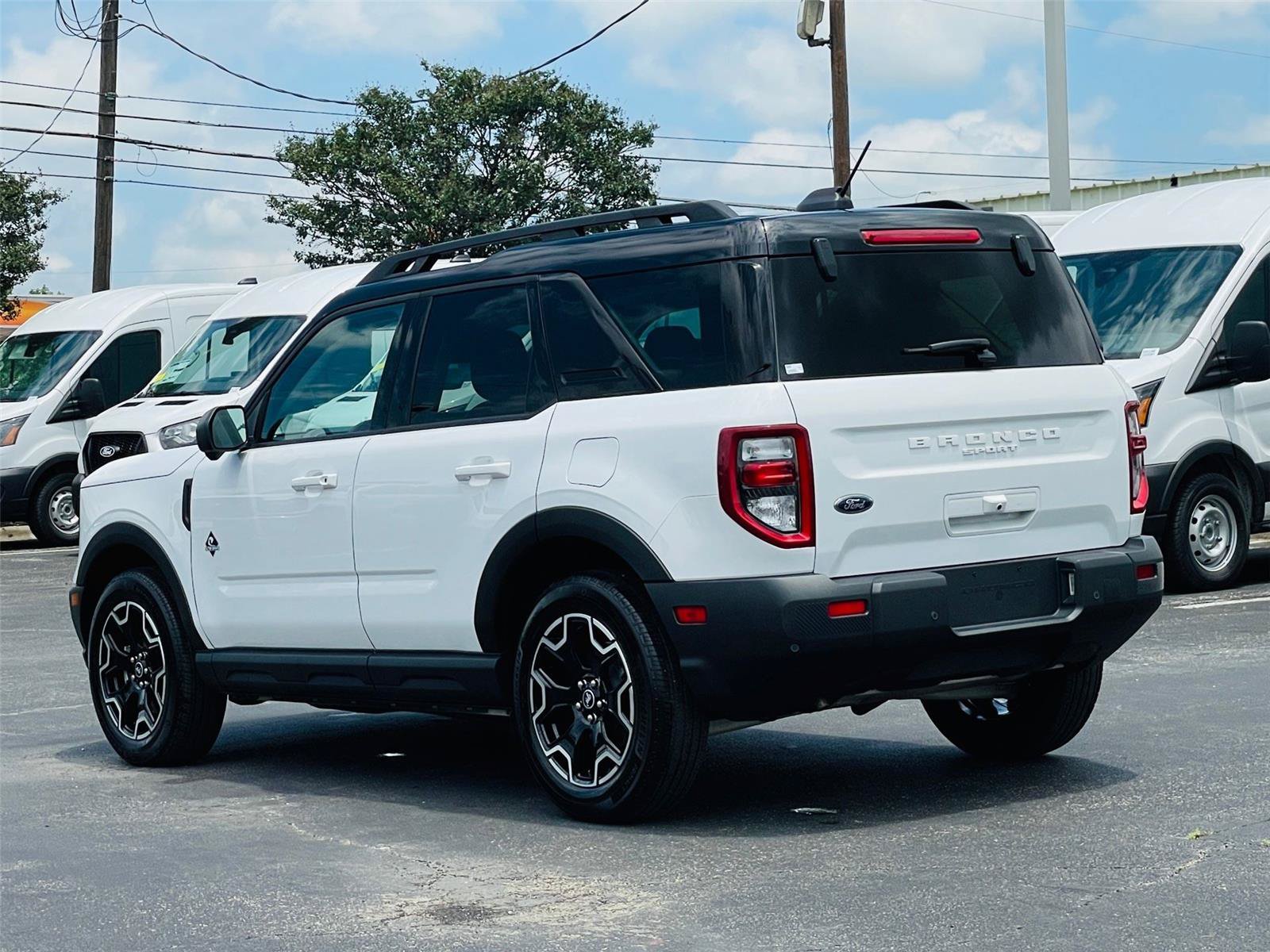 Certified 2025 Ford Bronco Sport Outer Banks w/ Outer Banks Tech Package+ AWD/4WD image 5