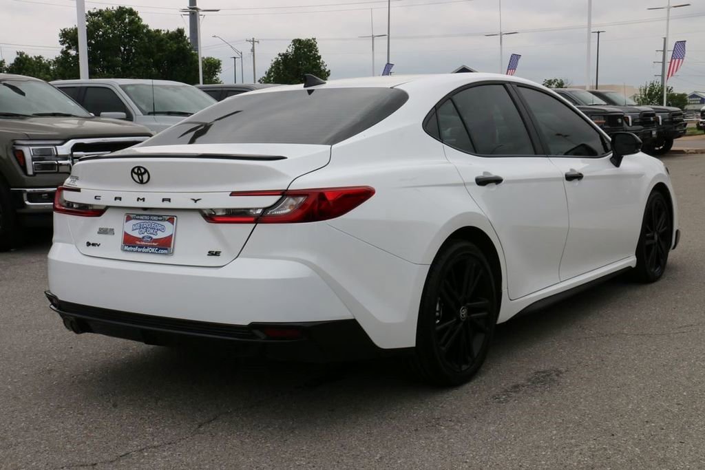 Used 2026 Toyota Camry XLE w/ Convenience Package image 5
