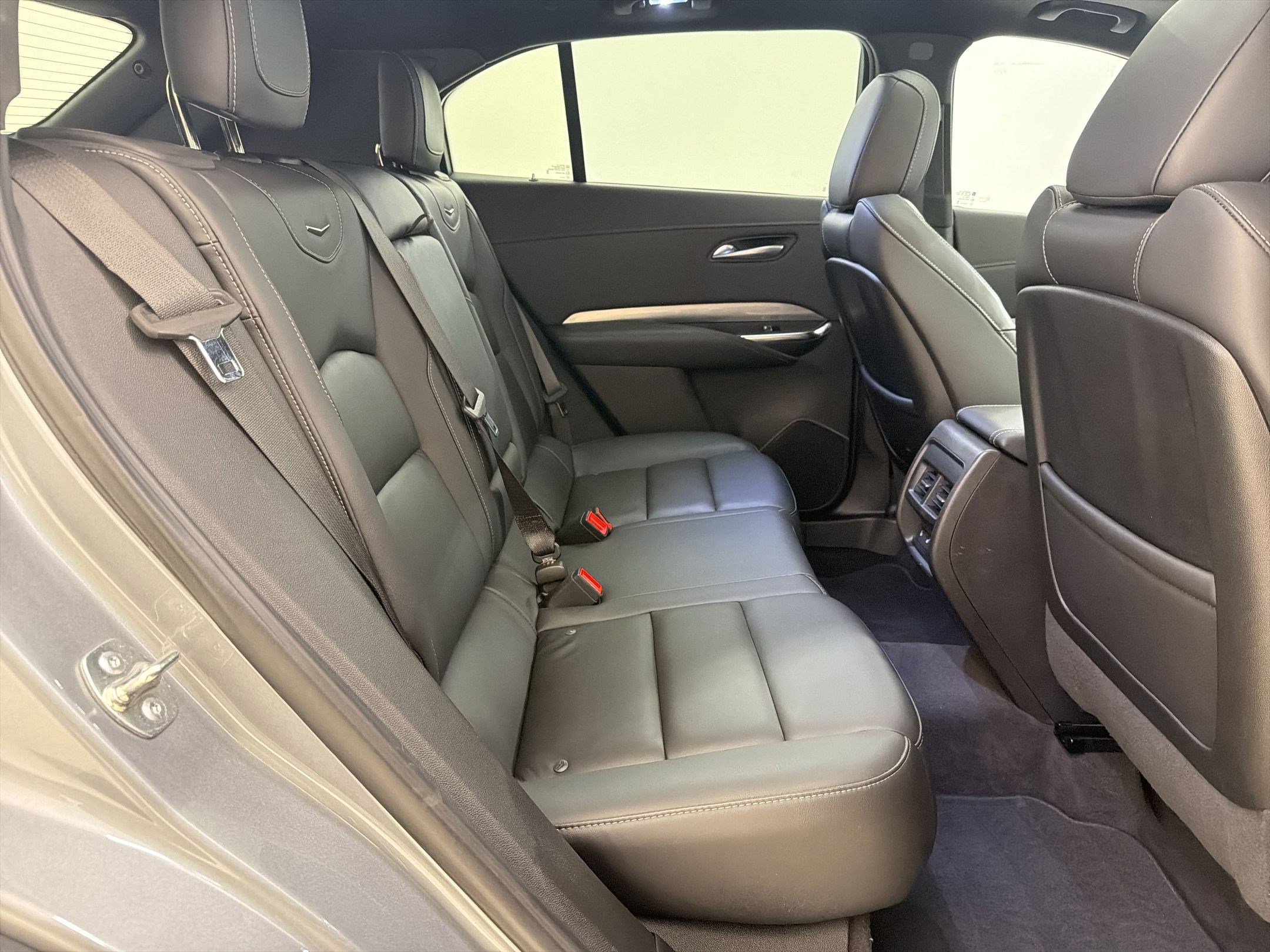 Used 2024 Cadillac XT4 Premium Luxury w/ Cold Weather Package FWD image 30