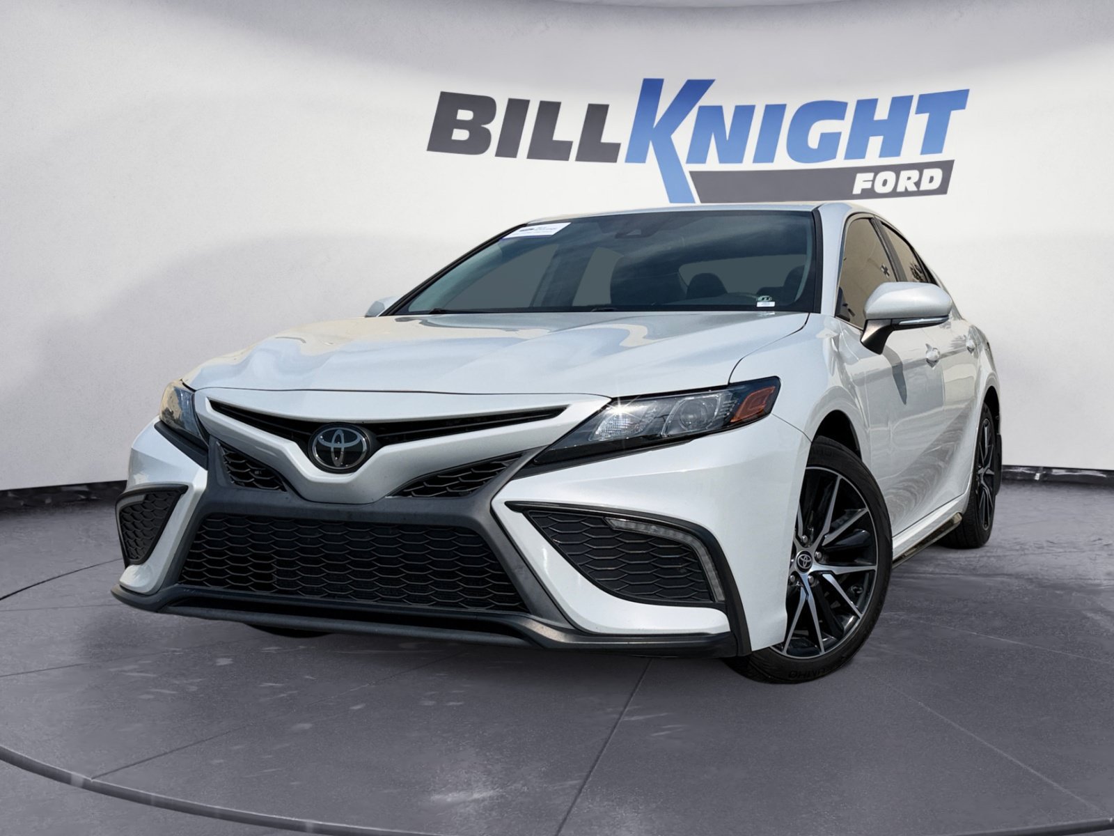 Used 2023 Toyota Camry SE w/ Convenience Package