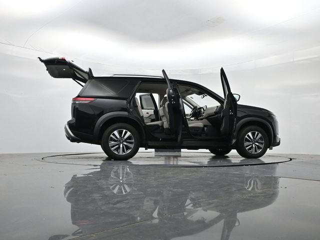 Used 2025 Nissan Pathfinder SL FWD image 54