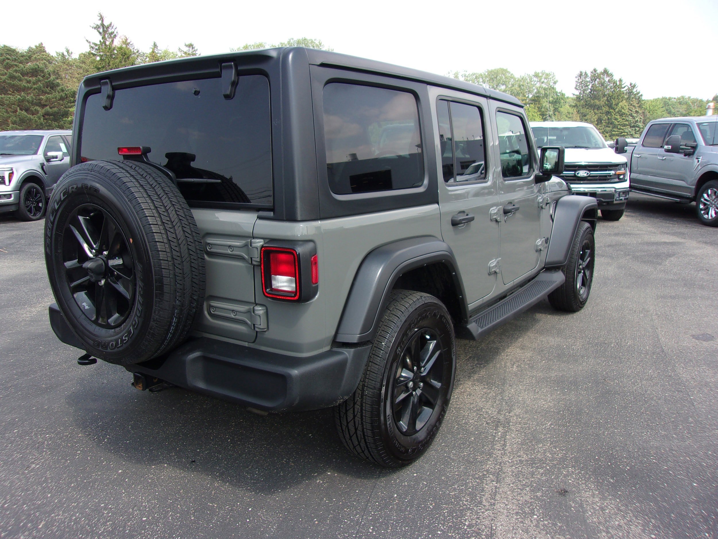Used 2022 Jeep Wrangler Unlimited Sport AWD/4WD image 5