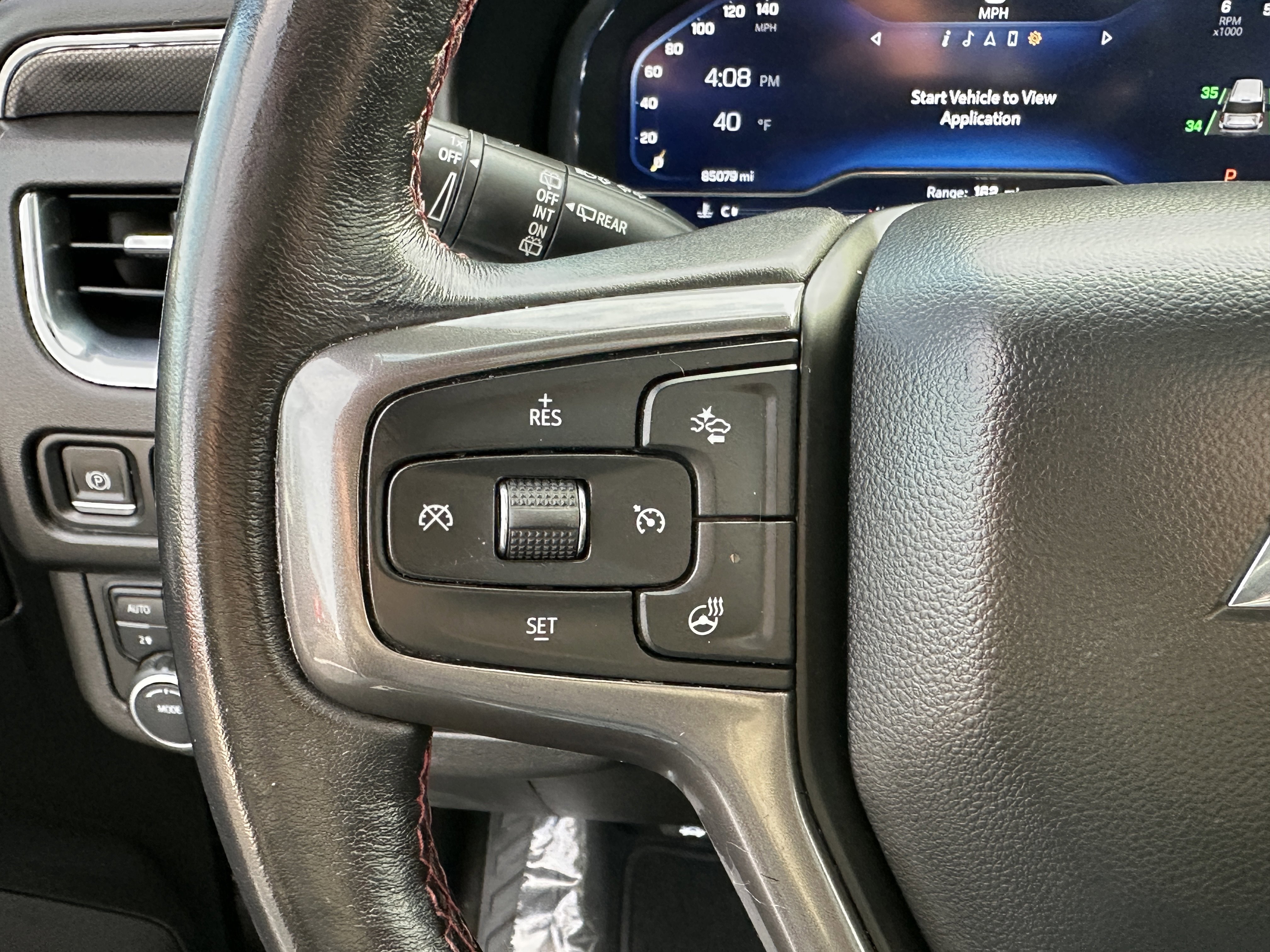 Used 2022 Chevrolet Suburban RST w/ Luxury Package image 23