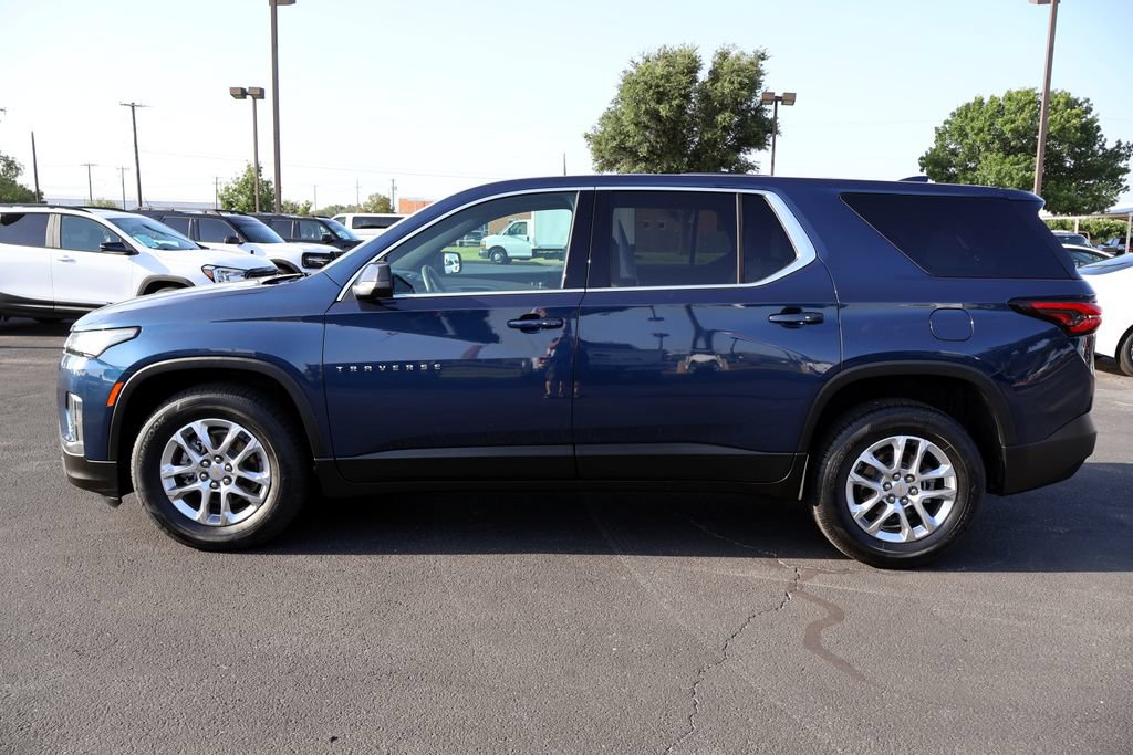 Used 2022 Chevrolet Traverse LS AWD/4WD image 2