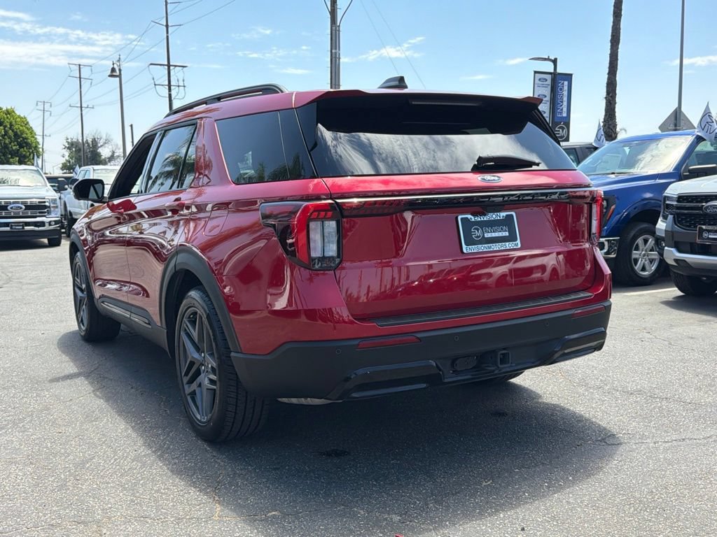 Certified 2025 Ford Explorer ST-Line w/ Premium Package RWD image 10