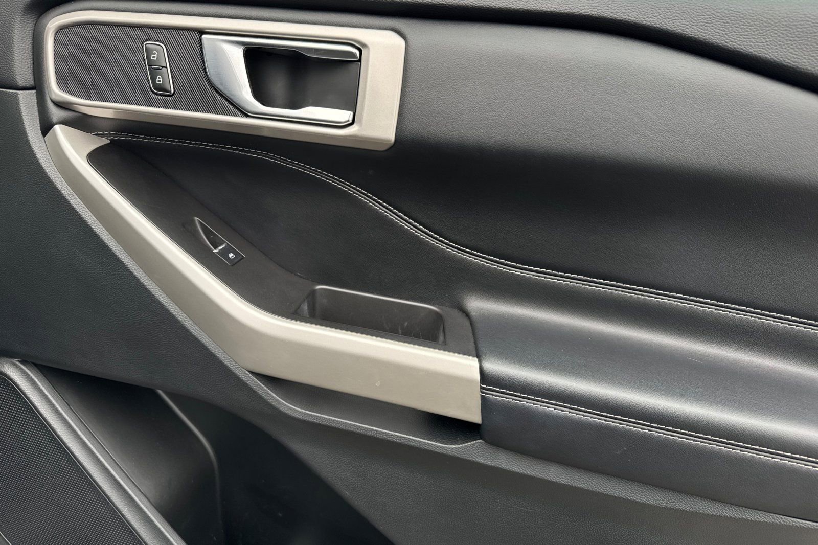 Certified 2023 Ford Explorer XLT w/ Equipment Group 202A image 20