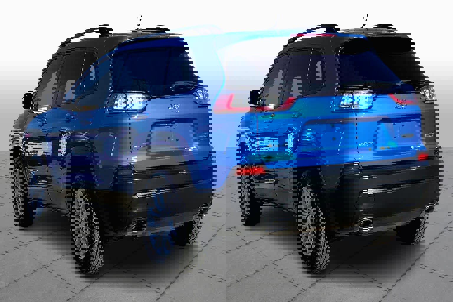 Used 2022 Jeep Cherokee Latitude Lux image 2