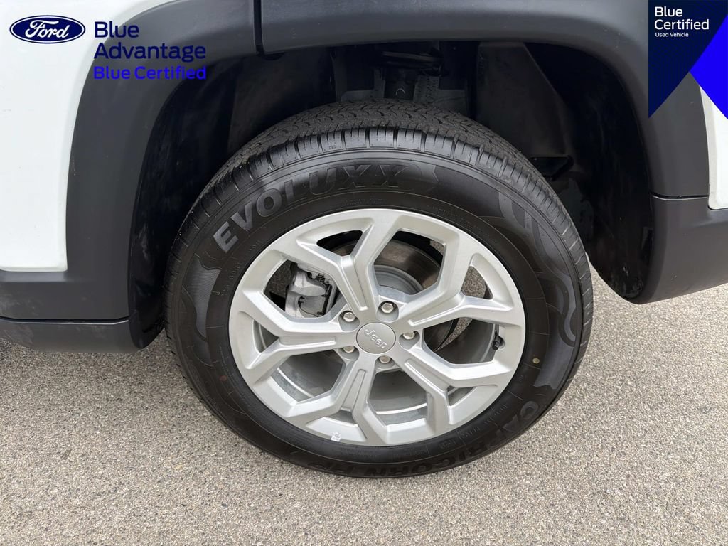 Used 2024 Jeep Compass Latitude AWD/4WD image 8