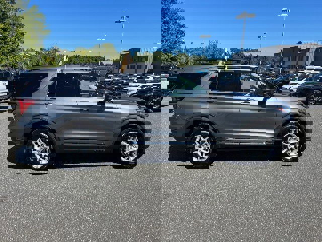 Certified 2025 Ford Explorer Active image 4