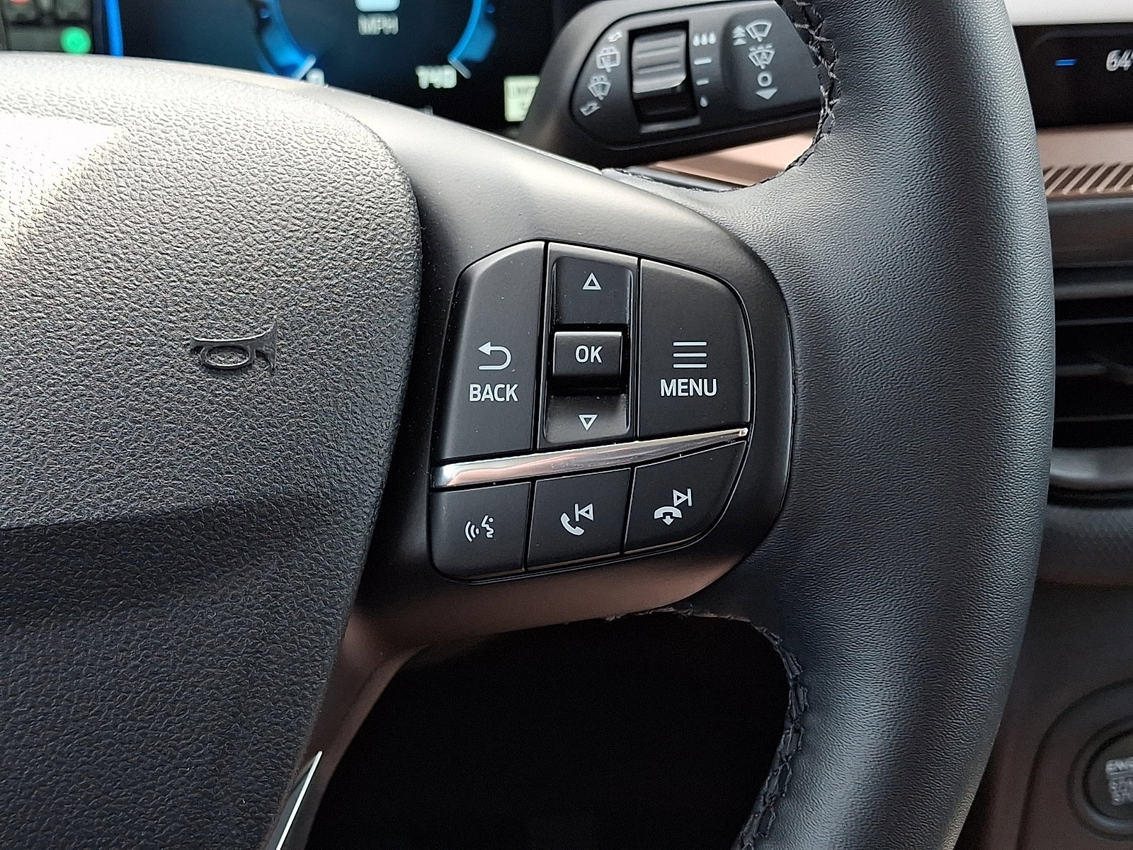 Certified 2025 Ford Bronco Sport Outer Banks w/ Outer Banks Tech Package+ AWD/4WD image 25