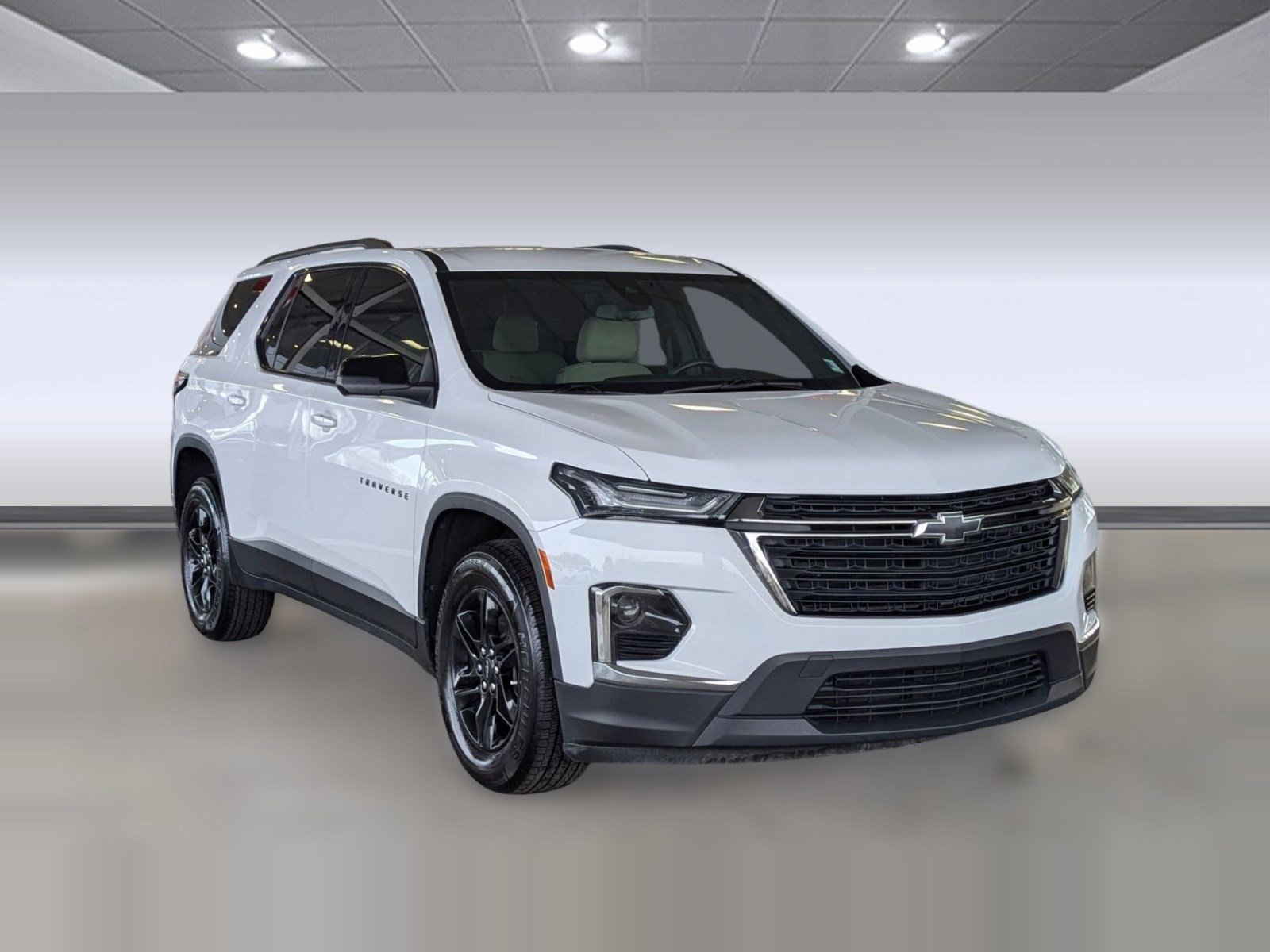 Used 2023 Chevrolet Traverse LS w/ Midnight/Sport Edition image 7