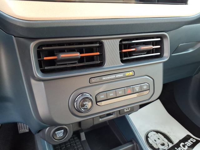 Certified 2025 Ford Maverick Lariat w/ 4K Tow Package AWD/4WD image 24
