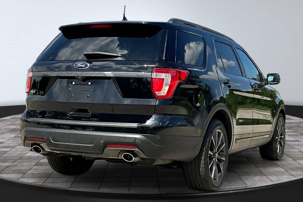 Certified 2018 Ford Explorer XLT w/ Equipment Group 202A FWD image 6