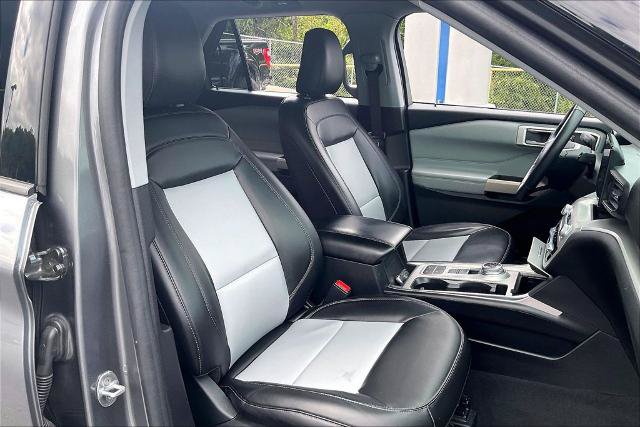 Certified 2022 Ford Explorer XLT w/ Equipment Group 202A RWD image 7