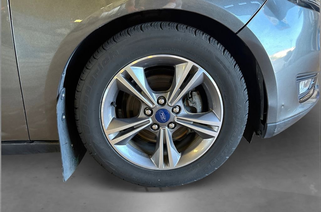 Certified 2018 Ford Focus SE w/ SE Appearance Package FWD image 19