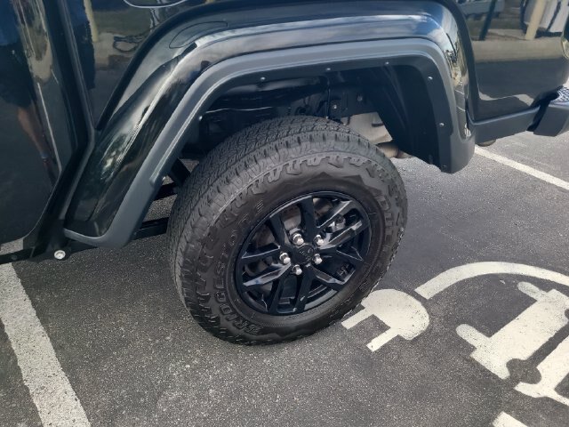 Used 2023 Jeep Gladiator Sport AWD/4WD image 9