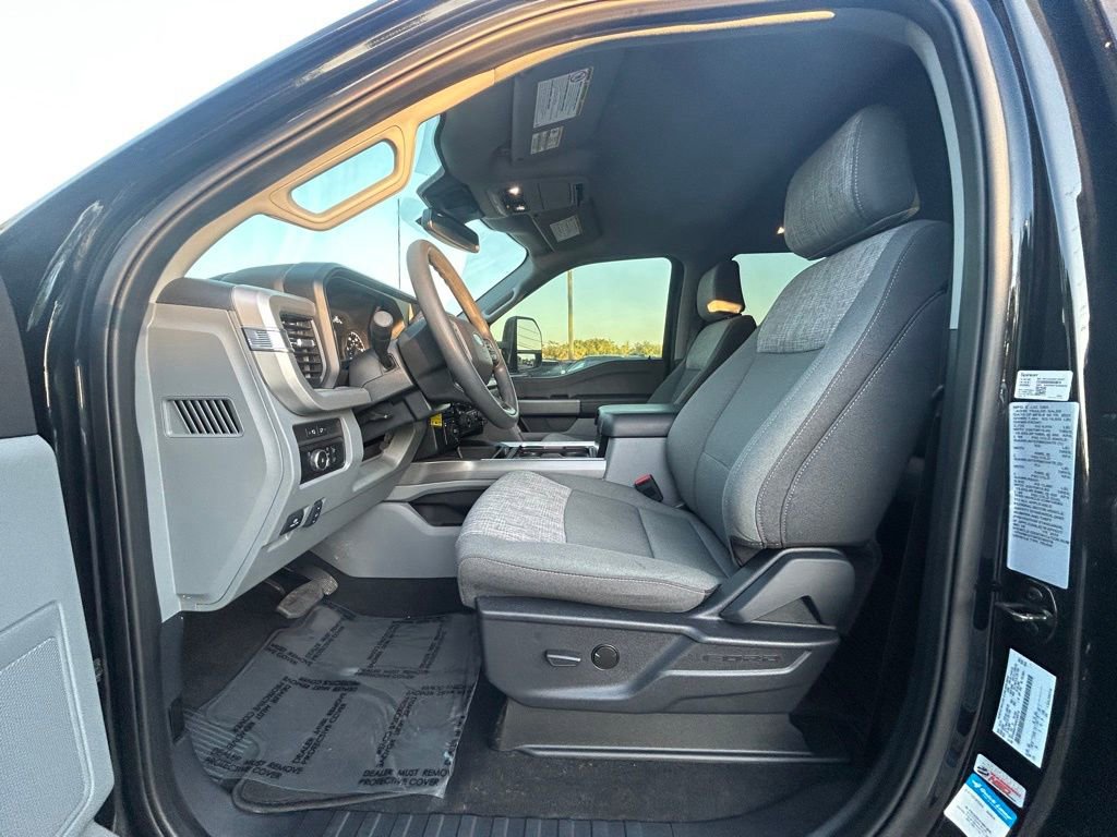 Certified 2023 Ford F450 XLT w/ XLT Value Package image 11