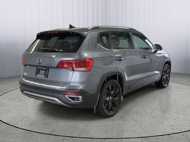 Used 2022 Volkswagen Taos SE image 3