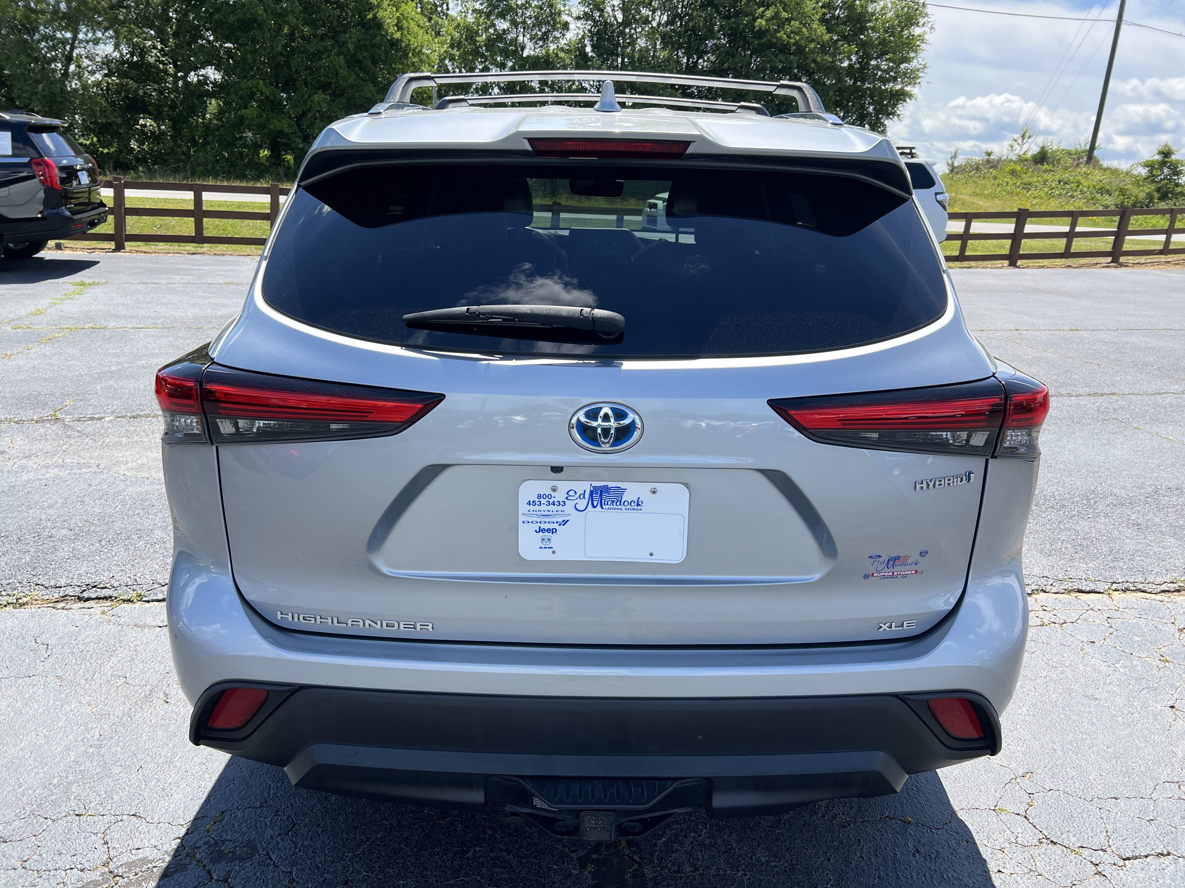Used 2021 Toyota Highlander XLE AWD/4WD image 6