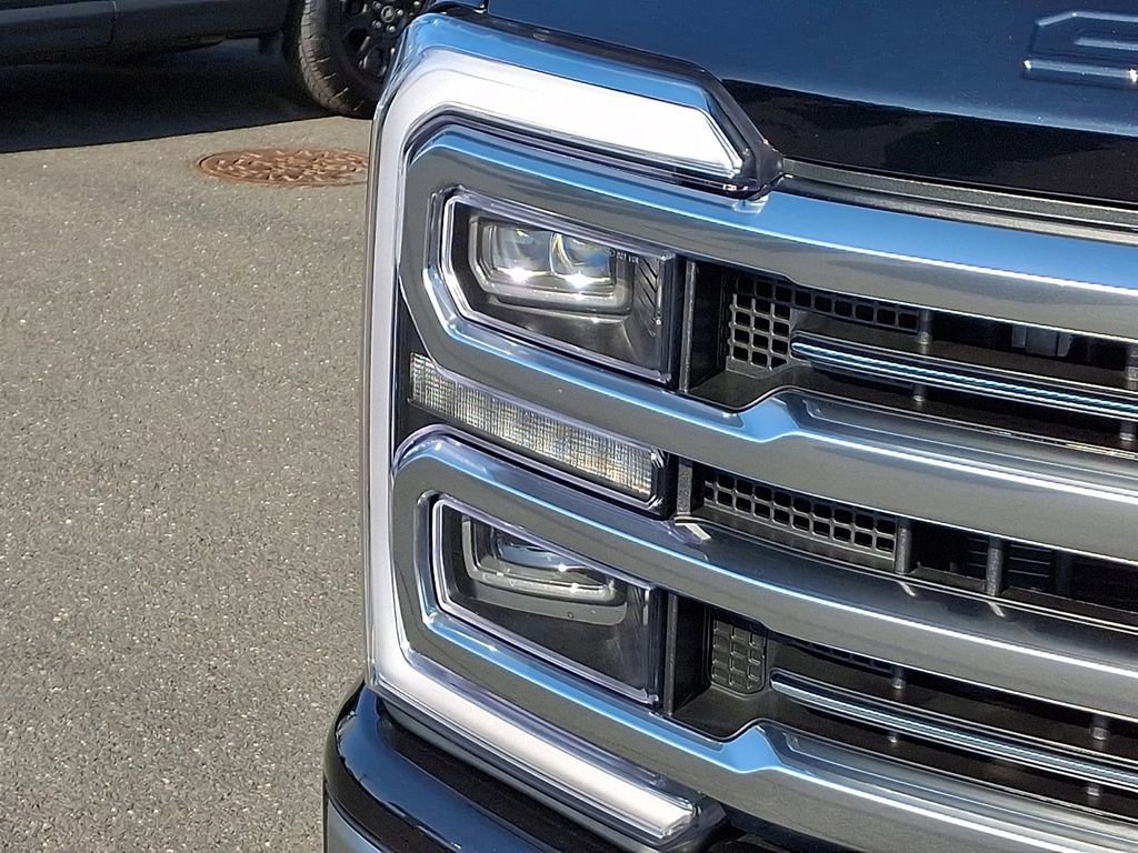 Certified 2025 Ford F250 Platinum w/ Platinum Plus Package AWD/4WD image 9