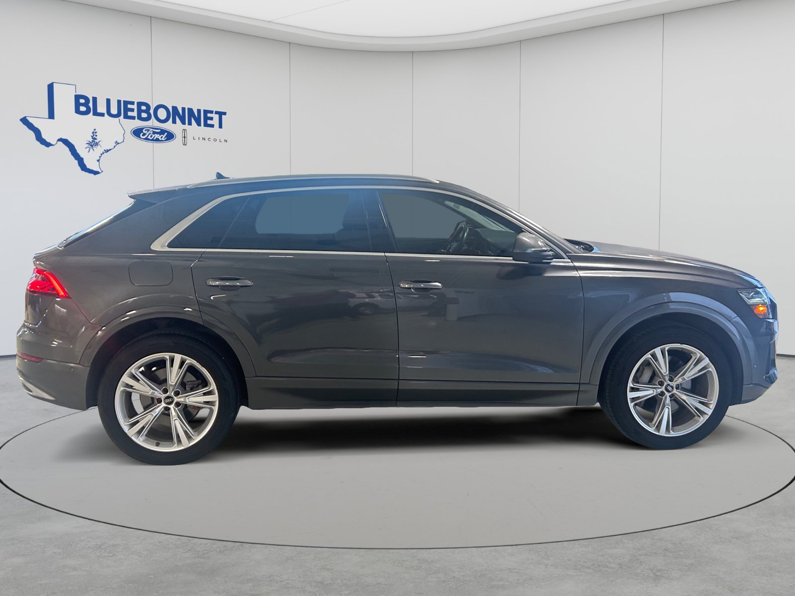 Used 2022 Audi Q8 Premium Plus AWD/4WD image 4