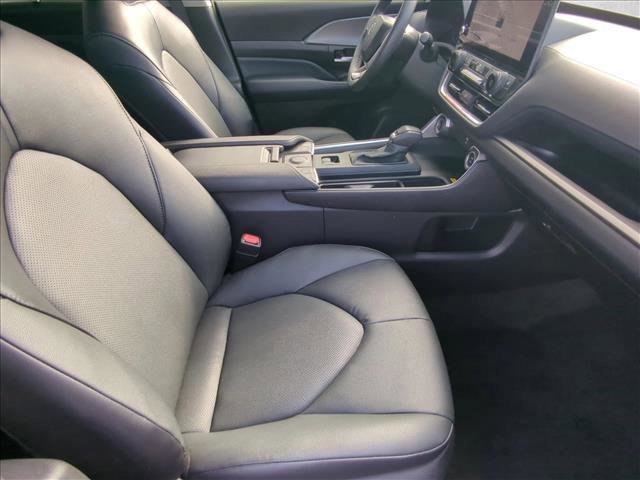 Used 2025 Toyota Grand Highlander XLE image 19